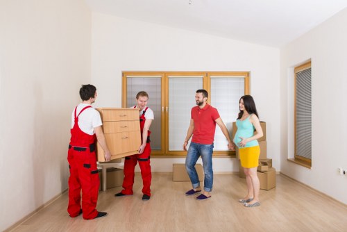Safe and efficient removal truck transport for Bethnalgreen customers
